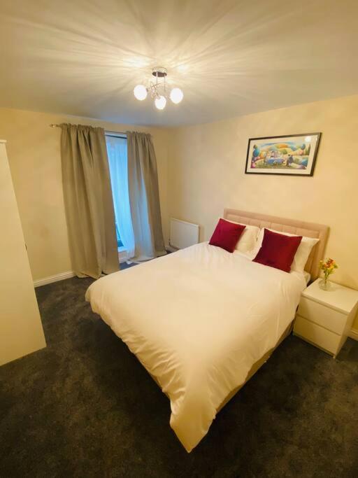 Beautiful And Modern 2 Bedroom Flat In Colindale Эджвар Экстерьер фото