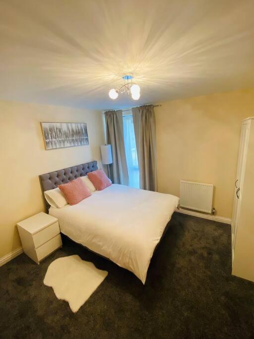 Beautiful And Modern 2 Bedroom Flat In Colindale Эджвар Экстерьер фото